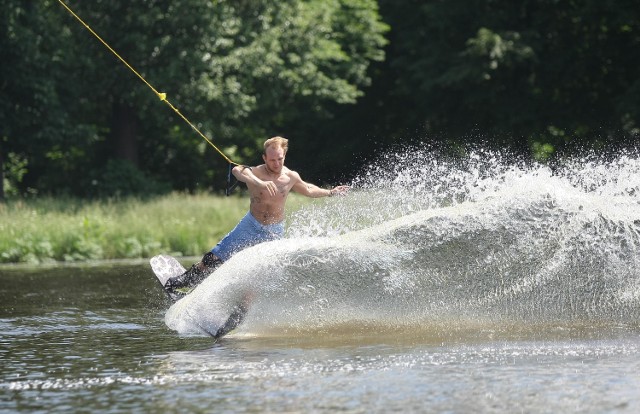 Pierwszy w Łodzi wakepark zostanie otwarty w najbliższy weekend na Stawach Stefańskiego.