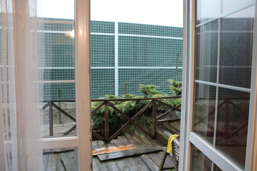 Dom w Zielonkach, wyjście z drzwi balkonowych po wybudowaniu...