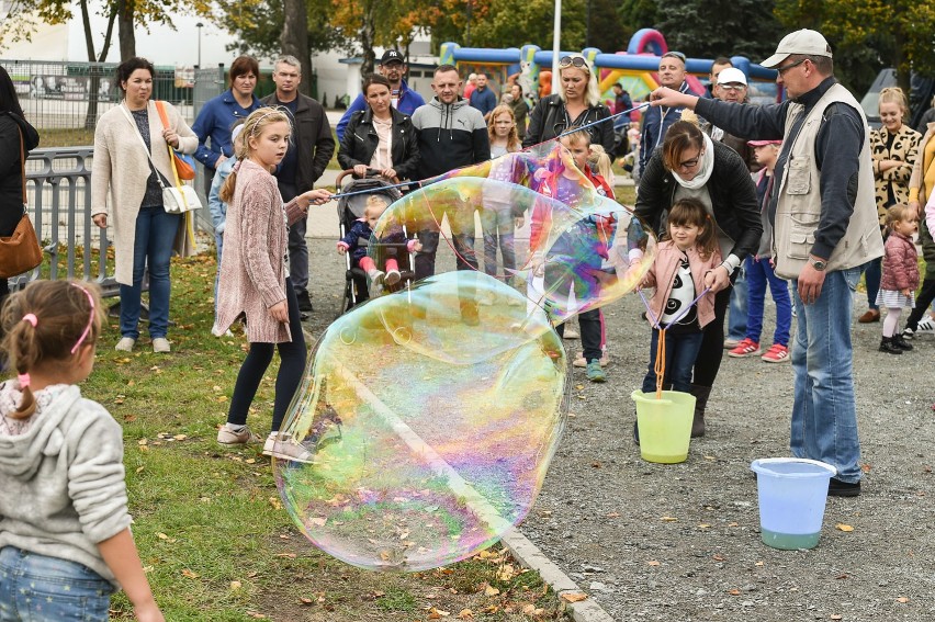 Festiwal baniek mydlanych w Lesznie pod stadionem [ZDJĘCIA] 