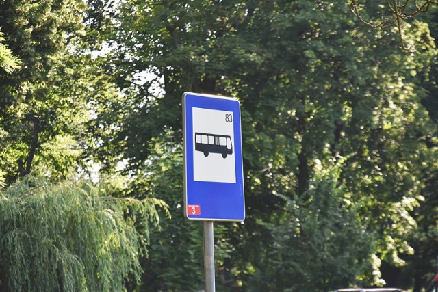 ]zmiany tras jazdy autobusów spowodowała bardzo duża podwyżka paliw i inflacja