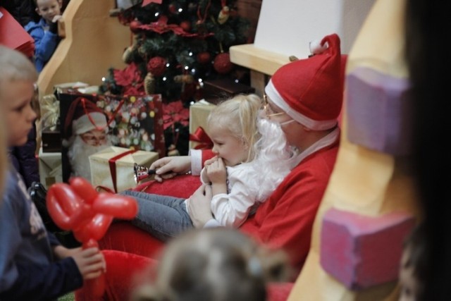 Przedszkole nr 9 z Włocławka organizuje świąteczny spektakl (13 grudnia). Bezpłatne wejściówki będą do odbioru w placówce oraz w Browarze B. Podczas wydarzenia nie zabraknie wizyty św. Mikołaja.