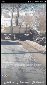 Wypadek w Łapszach Wyżnych. Ciągnik rolniczy "dachował" w rowie 