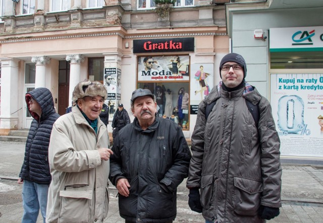 Zygmunt Tucholski (w środku) aktywnie działał w pierwszej Solidarności, w latach 1980- 1981.