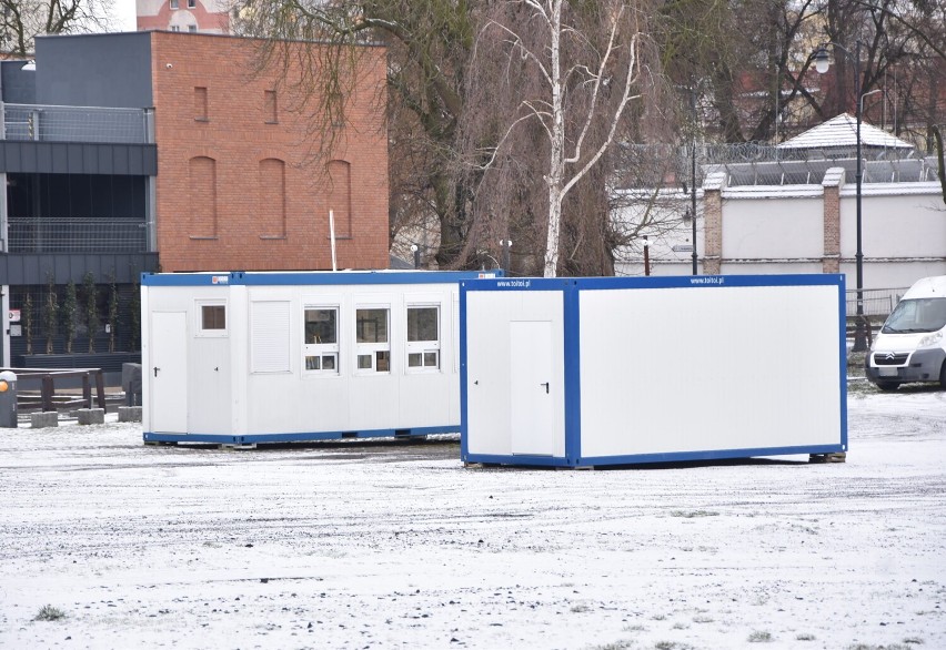 Malbork. Test na koronawirusa można zrobić na parkingu w centrum miasta. Działa nowy punkt poboru wymazów