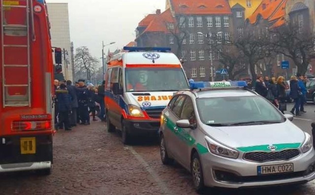 Ewakuacja Urzędu Wojewódzkiego w Katowicach po informacji o ładunku wybuchowym