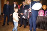 Wieluń: PGE rozdało pierwszakom plecaki[Zdjęcia]