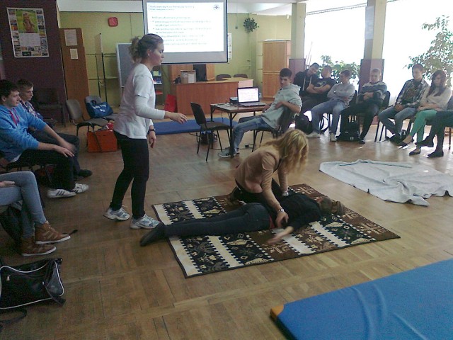 Uczniowie ZSP 1 w Radomsku uczyli się pierwszej pomocy