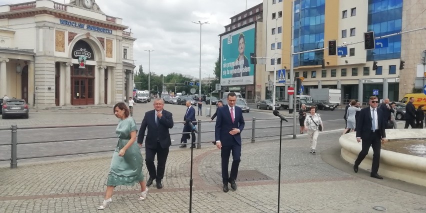 Pociągi wrócą na Dworzec Świebodzki - ogłosił premier Morawiecki