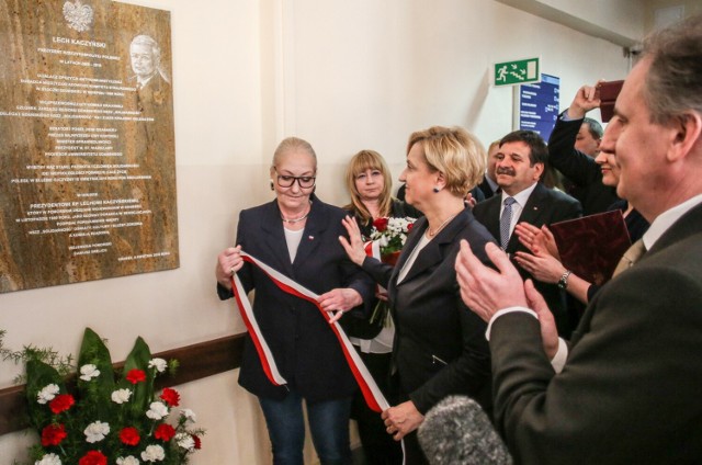 Uroczystość nadania imienia prezydenta Lecha Kaczyńskiego sali konferencyjnej w Pomorskim Urzędzie Wojewódzkim 8. kwietnia 2016