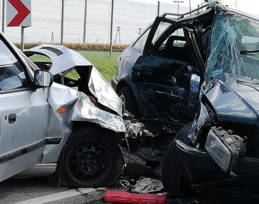 Wypadek na drodze wojewódzkiej 794 w Trzyciążu