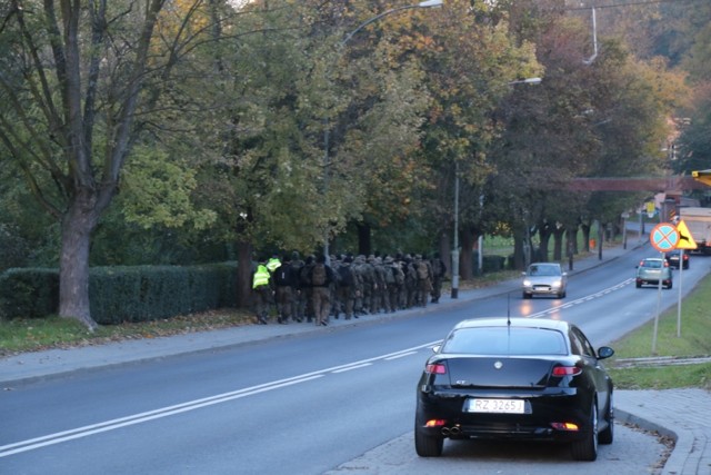 Żołnierze 5 batalionu strzelców podhalańskich w Przemyślu, wyruszyli do miejscowości Trzcianiec, skąd rozpoczęli 40-kilometrowy marsz do jednostki. Przedsięwzięcie kwartalne było sprawdzianem kondycji. 

Żołnierze maszerowali przez Trójcę, Łomną, Kopysno, Brylińce, Rokszyce, Kruhel Mały do Przemyśla. 

Zobacz także: Święto wojska w Przemyślu
