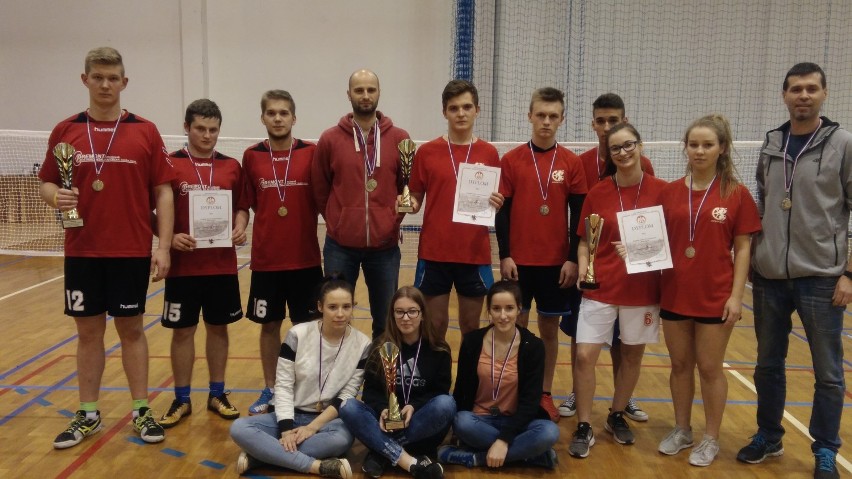 Zespół Szkół Budowlanych we Włocławku mistrzem województwa SZS w badmintonie [zdjęcia]