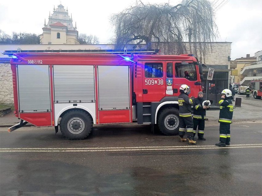 Prokuratura zajmie się pożarem w kazimierskim "Batorym" (Zdjęcia)