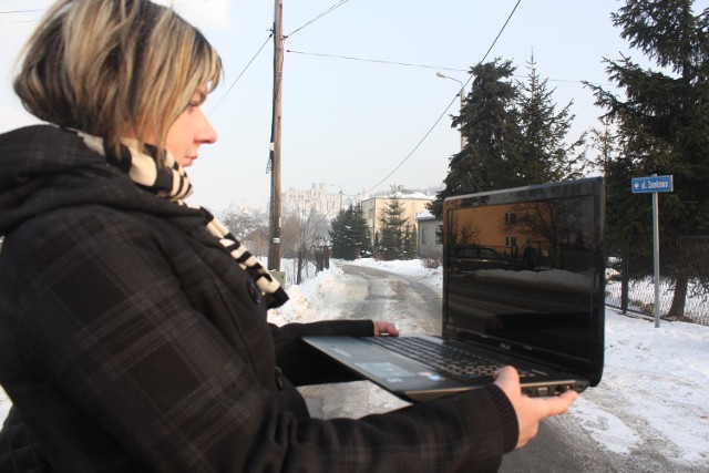 Teraz wystarczy laptop, by wysłać pocztówkę z gminy Ogrodzieniec.