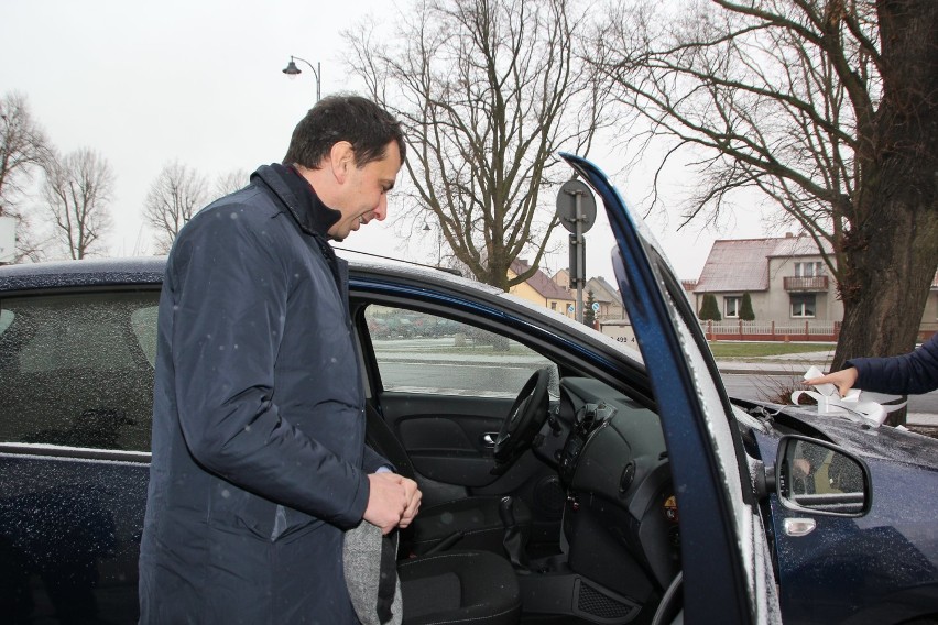 Nareszcie jest! Służbowe auto na wyposażeniu Miejsko-Gminnego Ośrodka Pomocy Społecznej w Nowych Skalmierzycach