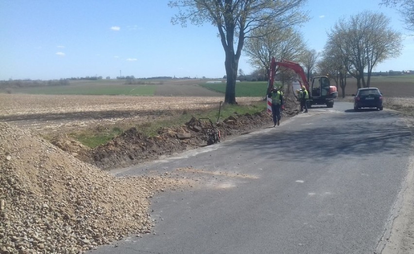 We wrześniu br. ma się zakończyć przebudowa drogi Gortatowo-Rokitnica 