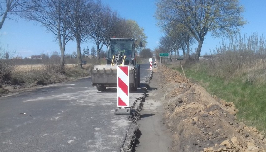 We wrześniu br. ma się zakończyć przebudowa drogi Gortatowo-Rokitnica 