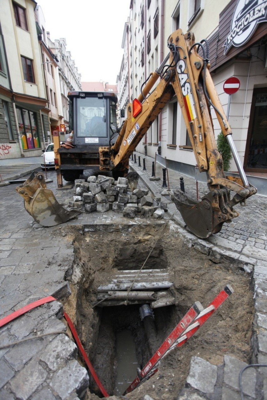 Ulica Nożownicza zamknięta do 26 października. Trwa usuwanie awarii wodociągowej