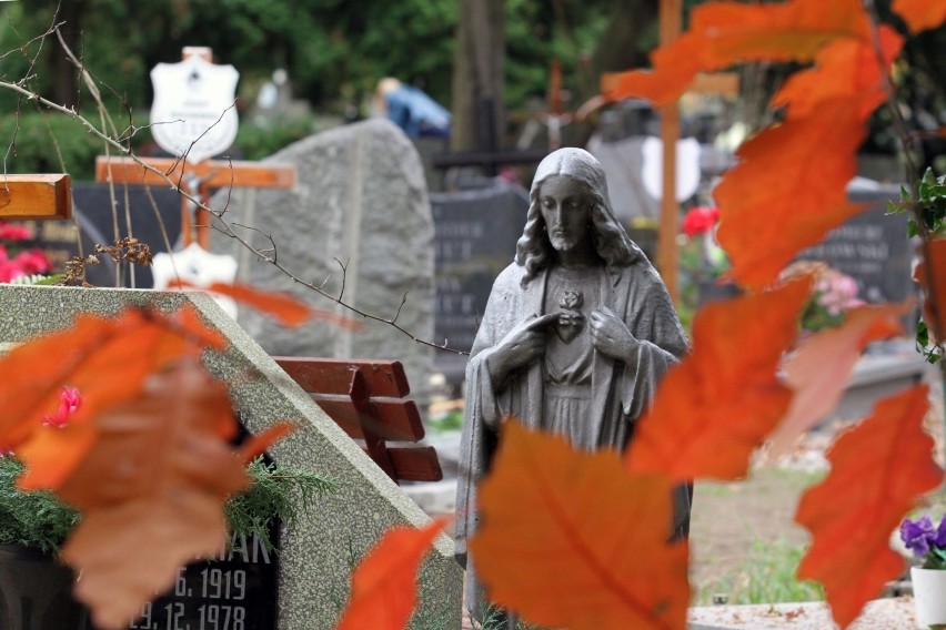 Wszystkich Świętych 2017. Ruch wokół cmentarzy i komunikacja miejska w Białymstoku [MAPY]