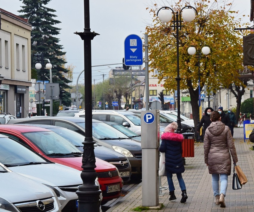 Kolejne zmiany w strefie płatnego parkowania w Wieluniu. Od lutego 2021 r. za półgodzinny postój w centrum zapłacimy złotówkę