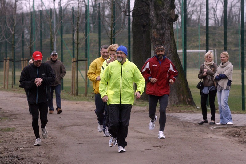 Legnica: Zimno wystraszyło biegaczy (ZDJĘCIA)
