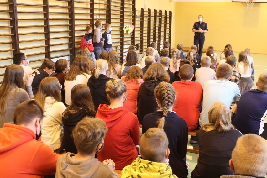 Policjanci spotkali się z uczniami w szkole w Jastrzębiu