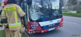 Wypadek z udziałem 14 osób. Na Chabrach autobus MZK zderzył się z samochodem