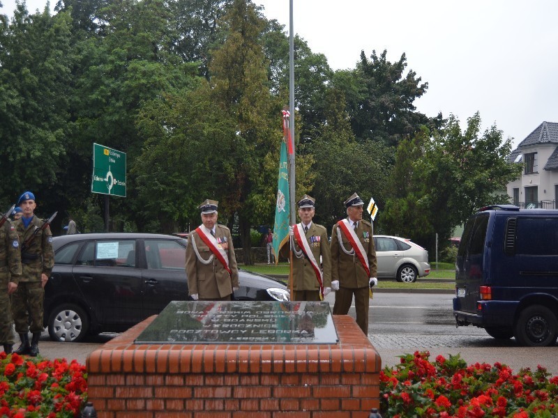 Pod pomnikiem gdańskich pocztowców uczczono 73 rocznicy wybuchu II wojny światowej