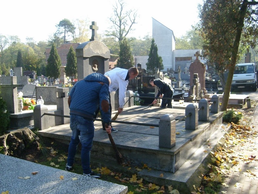 Akcja "Ratujemy zabytkowe pomniki kolskiego cmentarza"