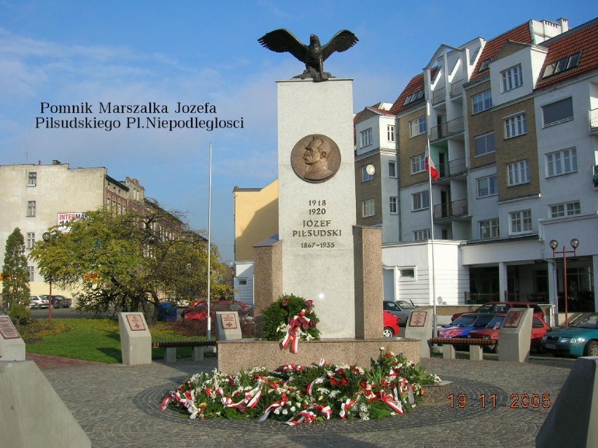 Pomnik na Placu Niepodległości