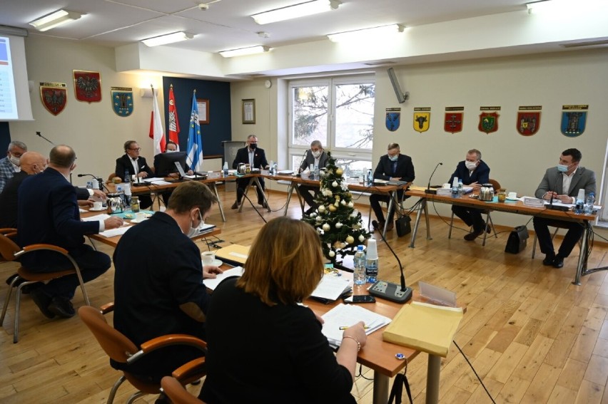 Sesja Rady Powiatu Pleszewskiego - 28.12.2021