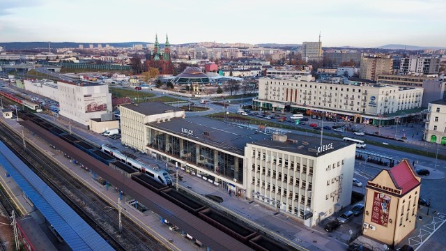 Kiedy powstanie parking nad torami przy stacji kolejowej w Kielcach? Miał być gotowy w 2021 roku. Zobaczcie teren gdzie planowano parking.