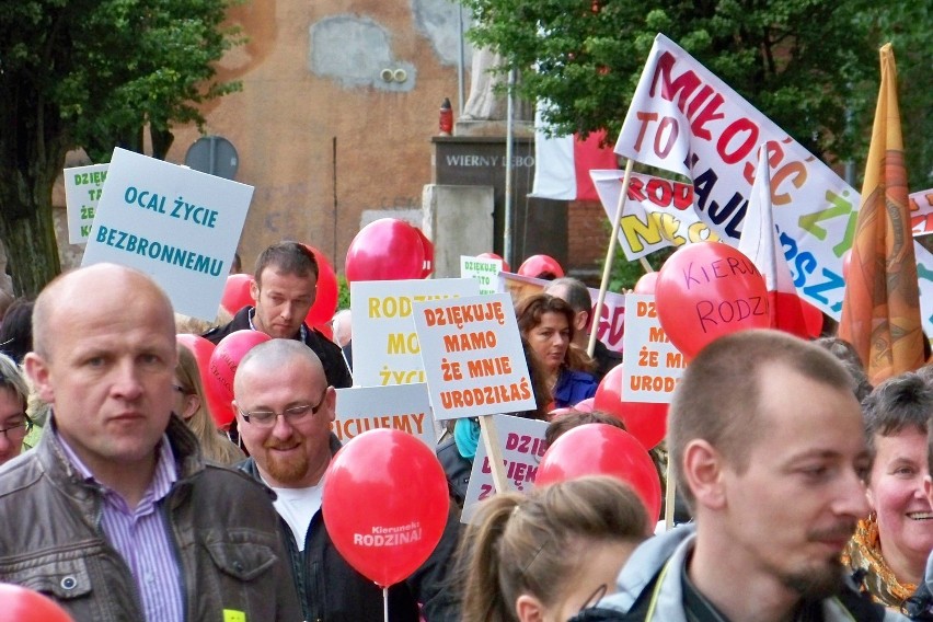 Marsz dla życia i rodziny w Lęborku. Zobacz zdjęcia