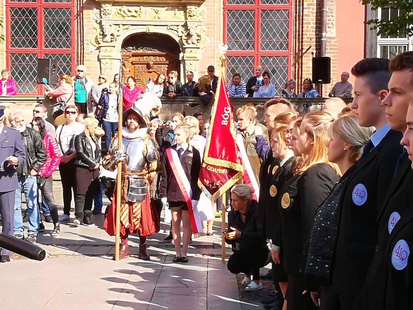 Ślubowanie klas pierwszych IV LO w Gdańsk [ZDJĘCIA]