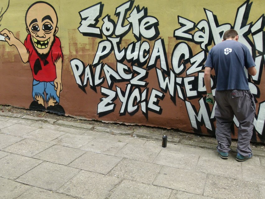 W Piotrkowie powstało antynikotynowe graffiti