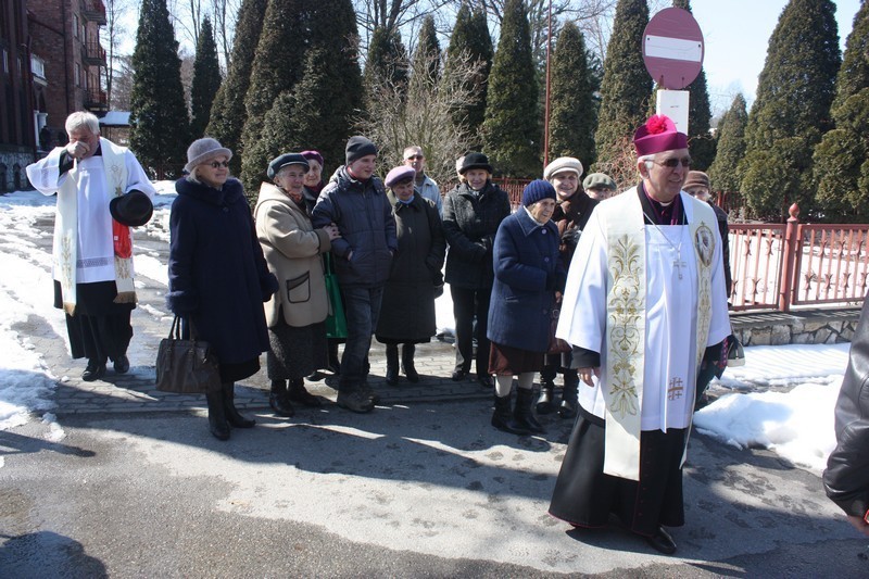 Zawiercie: Metropolita częstochowski arcybiskup Wacław Depo poświęcił jadłodajnię przy bazylice
