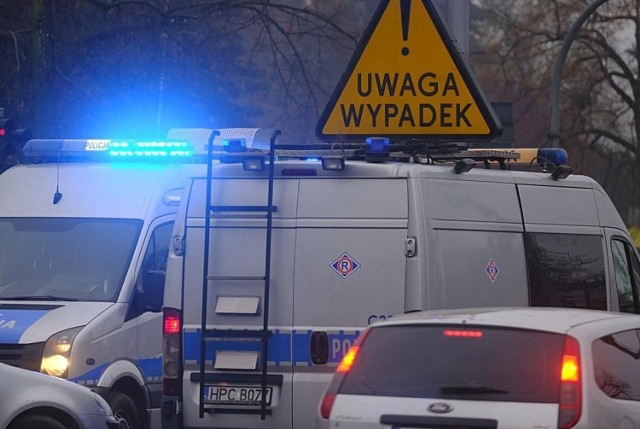 Do tragicznego wypadku doszło w Mikołowie. Kobieta została potrącona na przejściu dla pieszych przez samochód. Dlaczego kierowca nie dostrzegł poszkodowanej?