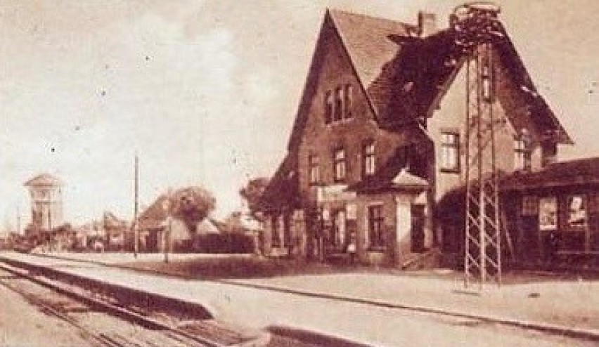 Przedwojenny dworzec kolejowy w Piaszczynie (linia Miastko -...