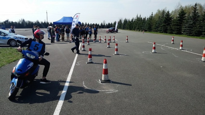 Sukcesy uczniów z Radomska w Młodzieżowym Turnieju Motoryzacyjnym [ZDJĘCIA]