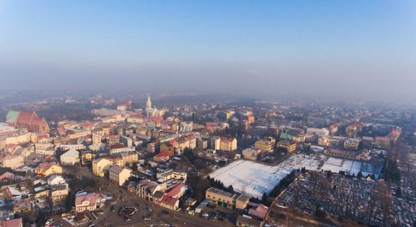 Mieszkańcy Oświęcimia popierają zakaz spalania węgla w mieście. Tak wynika z przeprowadzonej tutaj ankiety [ZDJĘCIA]