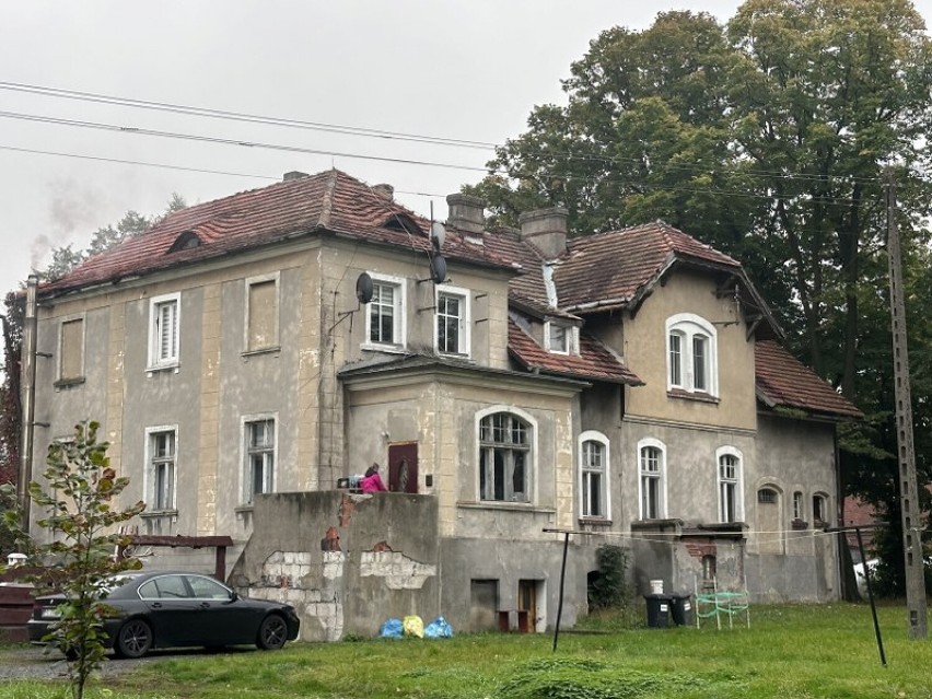 Miejsce za granicą Leszna wygląda jak skansen z początku 20 wieku. Majątek w Strzyżewicach należał do jednego z najbogatszych Niemców