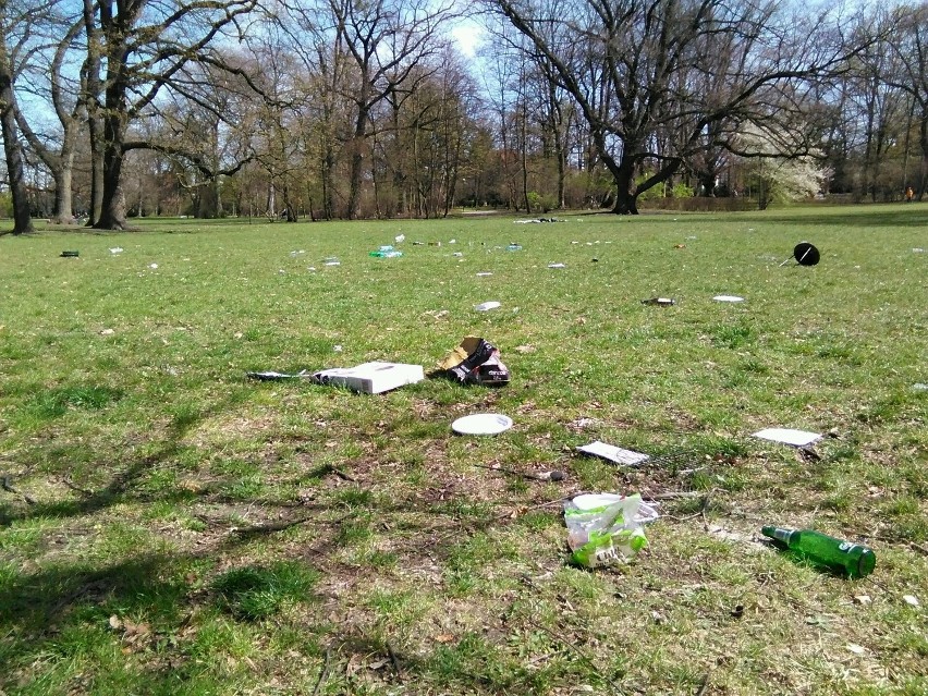Śmieci w parku Południowym