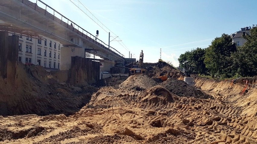 Kraków. Tak powstają nowe estakady kolejowe w środku miasta [ZDJĘCIA]