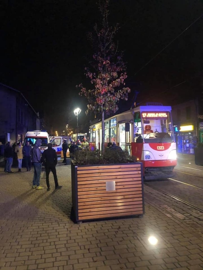 Mężczyzna wpadł pod tramwaj w Świętochłowicach