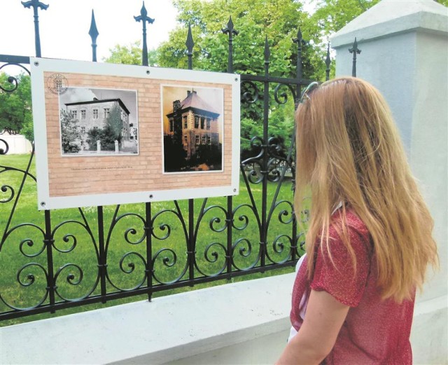 "Widoki piotrkowskiego zamku na przestrzeni wieków"  to tytuł najnowszej wystawy plenerowej, którą od końca czerwca można oglądać na ogrodzeniu wokół Zamku Królewskiego.