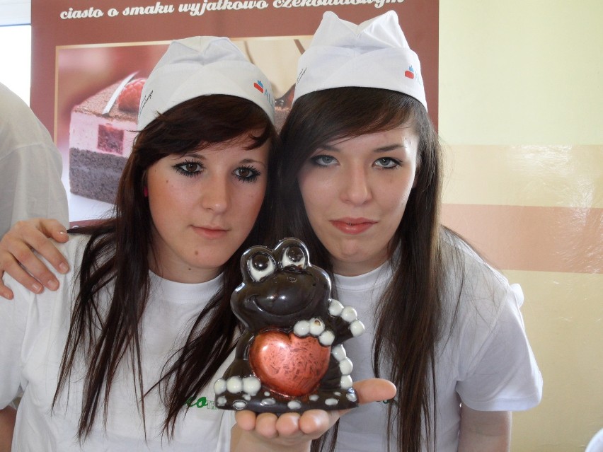 20 uczniów w Żorach wzięło udział w zajęciach Robimy sobie jaja z czekolady