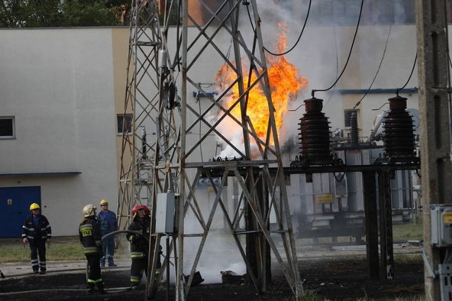 W poniedziałek po południu w Łodzi doszło do poważnej awarii energetycznej - z powodu pożaru w stacji transformatorowej na Milionowej centrum miasta zostało bez prądu.