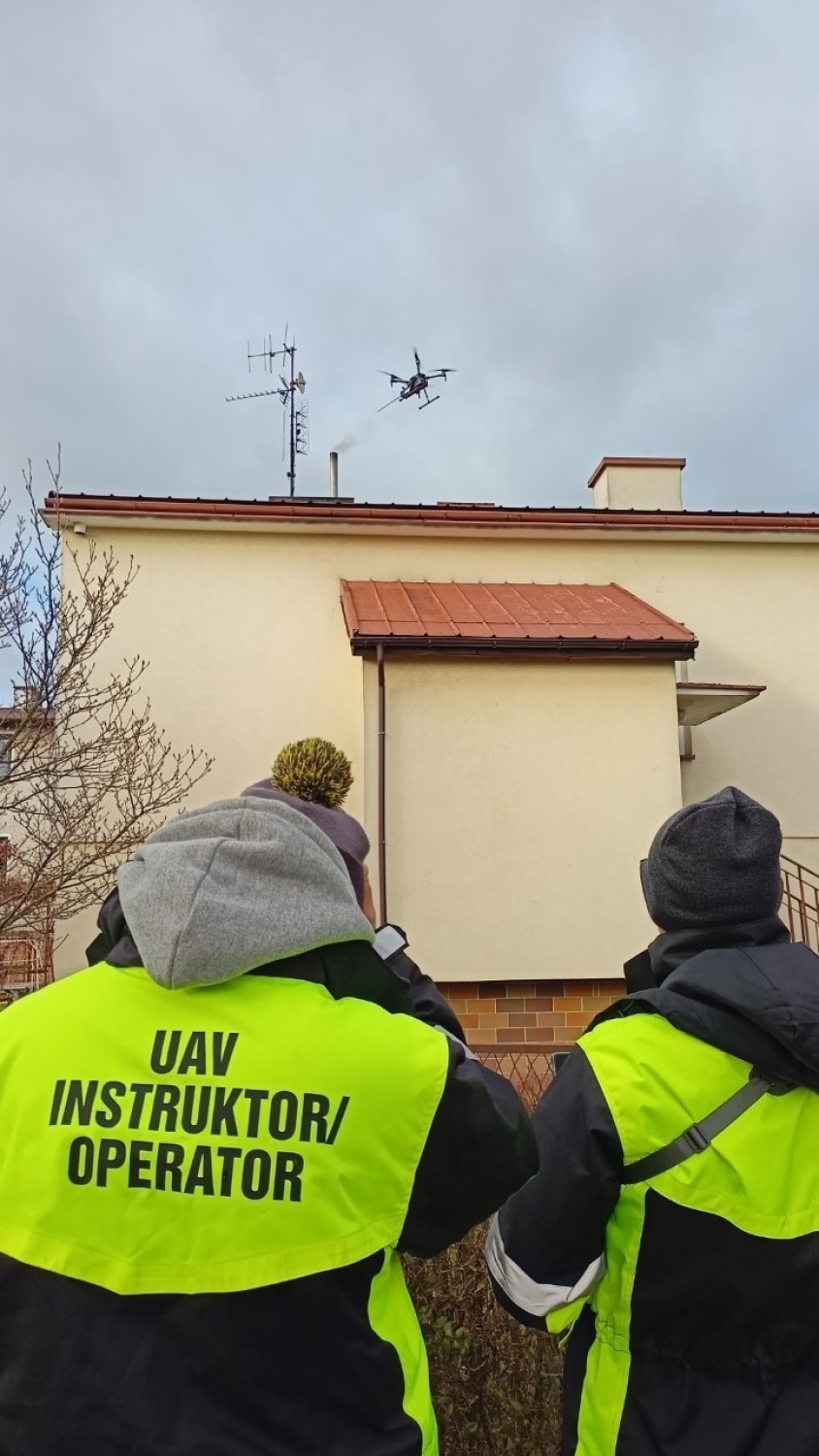 Antysmogowe drony sprawdzają jakość powietrza nad osiedlami Zalesie i Przybyszówka w Rzeszowie [ZDJĘCIA]
