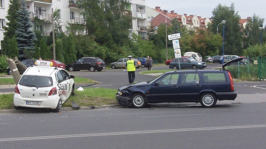 Ursynów: Wypadek na Stryjeńskich (ZDJĘCIA)