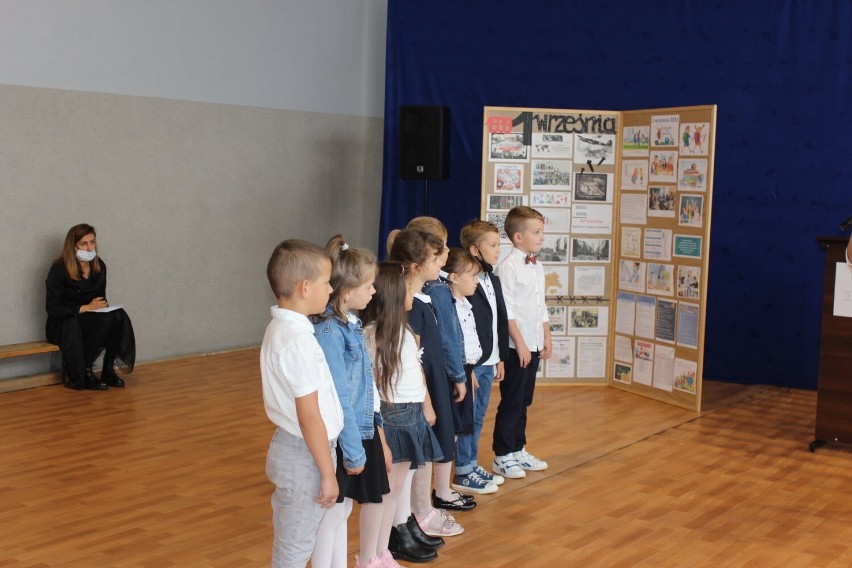 Rozpoczęcie roku w Szkołach Podstawowych w Ostrówku, Szynkielowie i Rychłocicach 